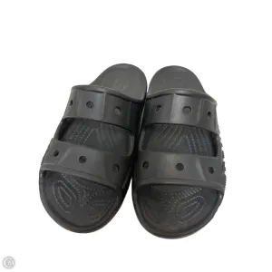 Sandals Flats By Crocs In Black, Size: 7